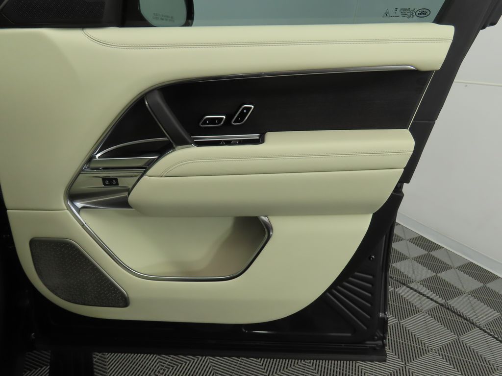 Thumbnail: 2024 Land Rover Range Rover - 25