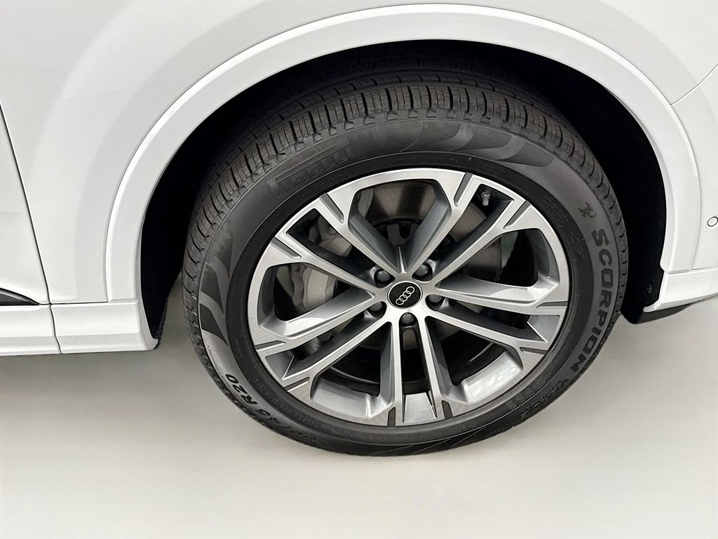 Thumbnail: 2026 Audi Q7 - 31