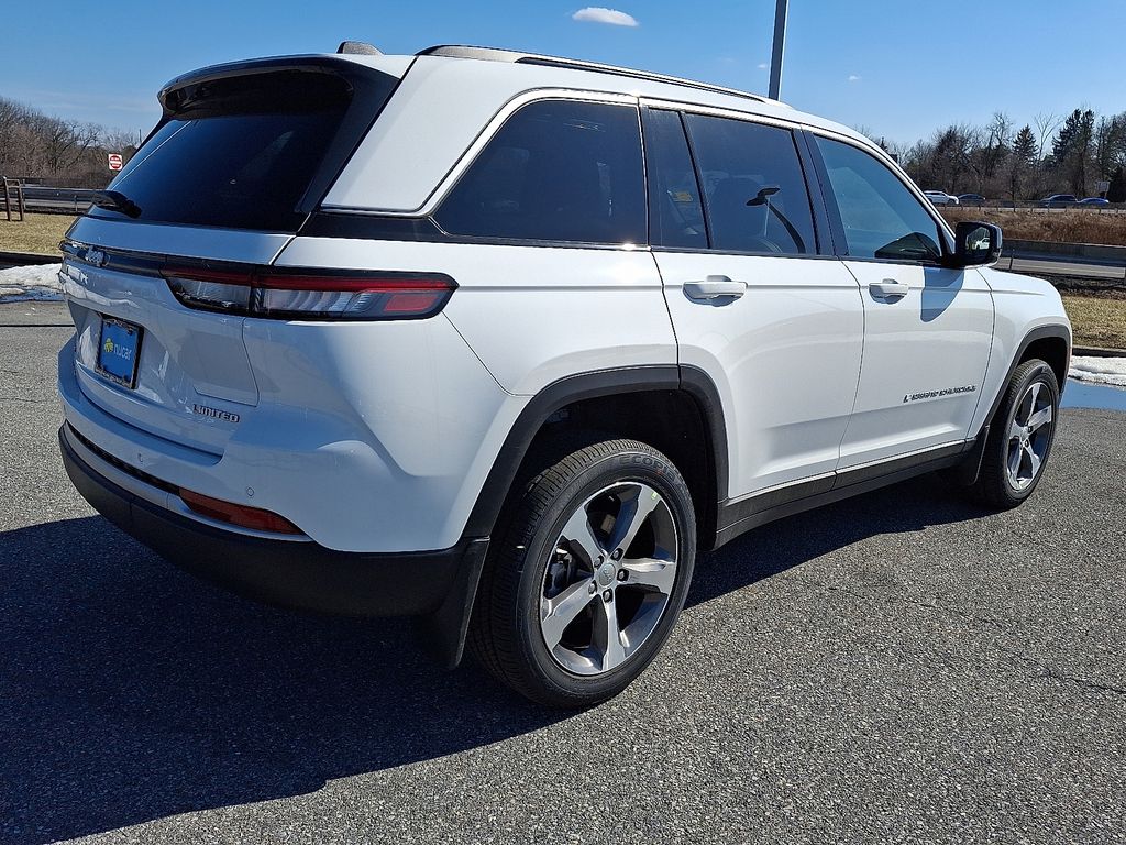 2026 Jeep Grand Cherokee — photo 4