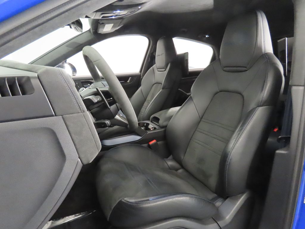 Thumbnail: 2024 Porsche  - 5