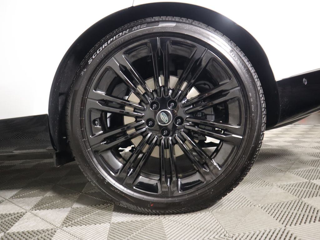 Thumbnail: 2025 Land Rover Range Rover - 31