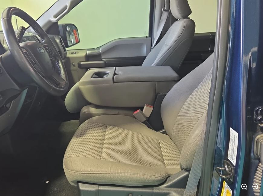 Used 2019 Blue Ford XLT image 6