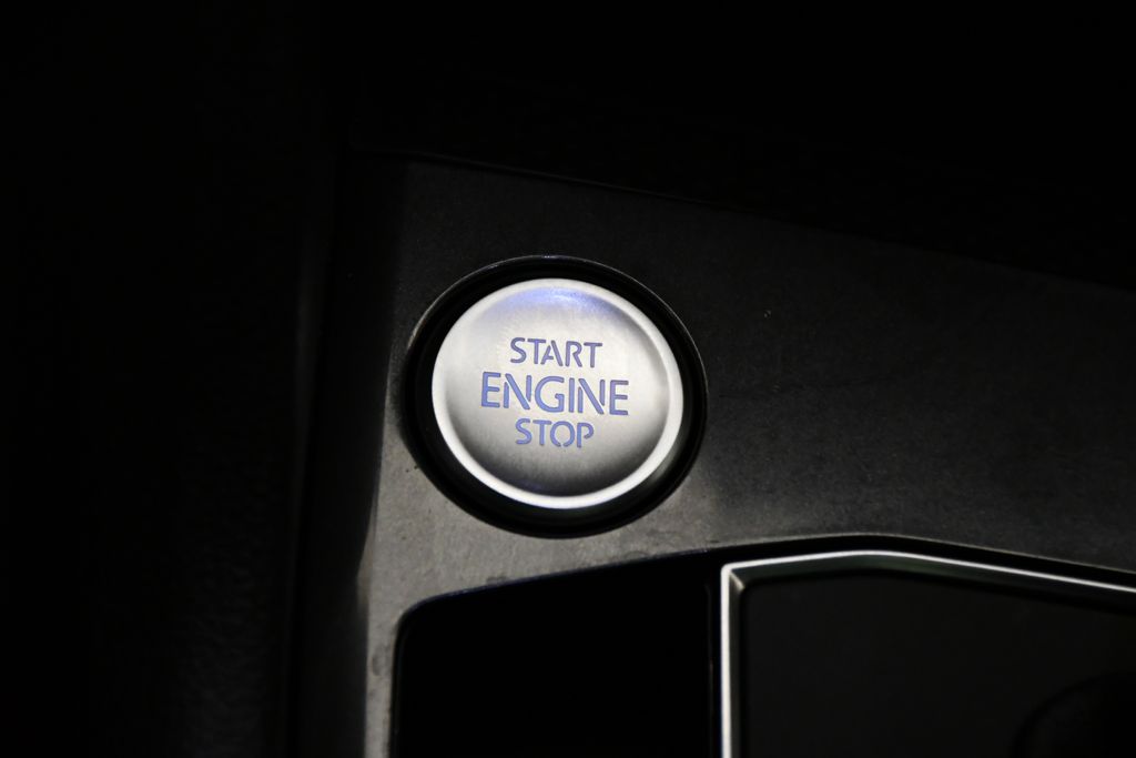 Thumbnail: 2021 Volkswagen Tiguan - 30