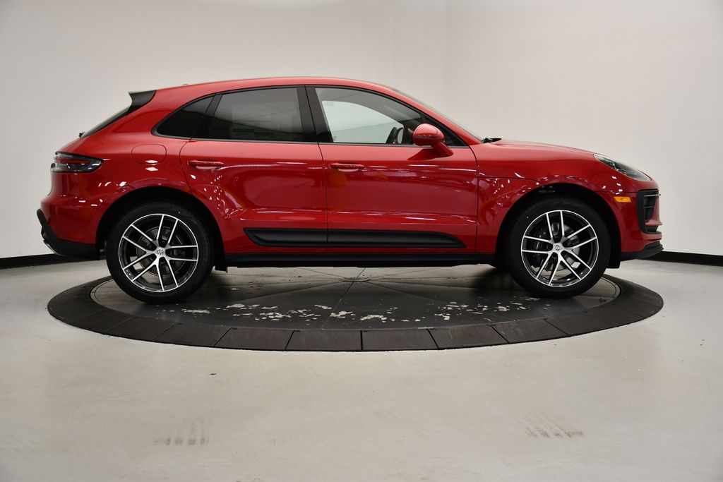Thumbnail: 2025 Porsche Macan - 6