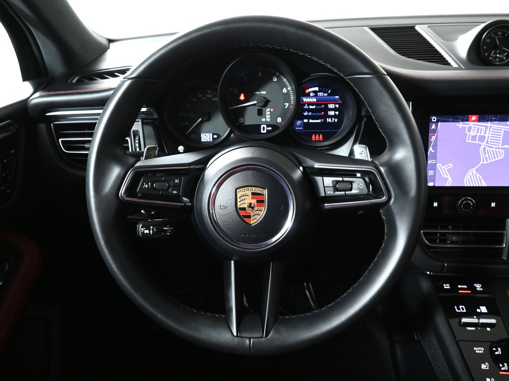 Thumbnail: 2026 Porsche Macan - 18