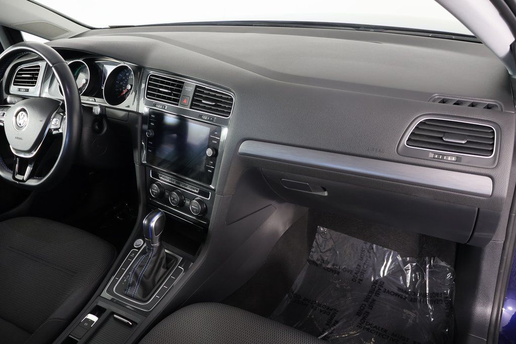 Thumbnail: 2019 Volkswagen e-Golf - 9