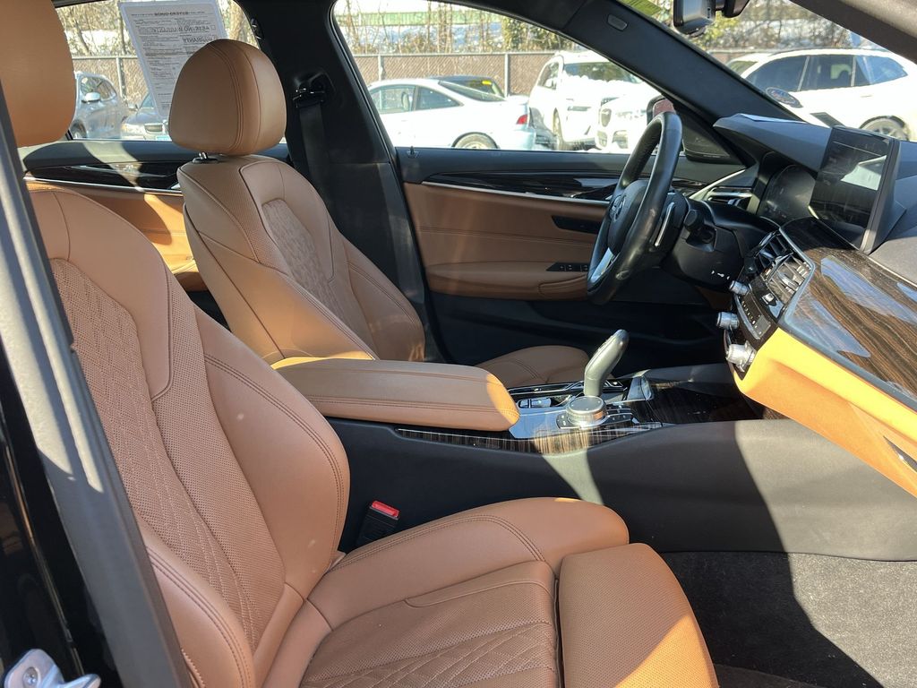 Thumbnail: 2023 BMW 5 Series - 25