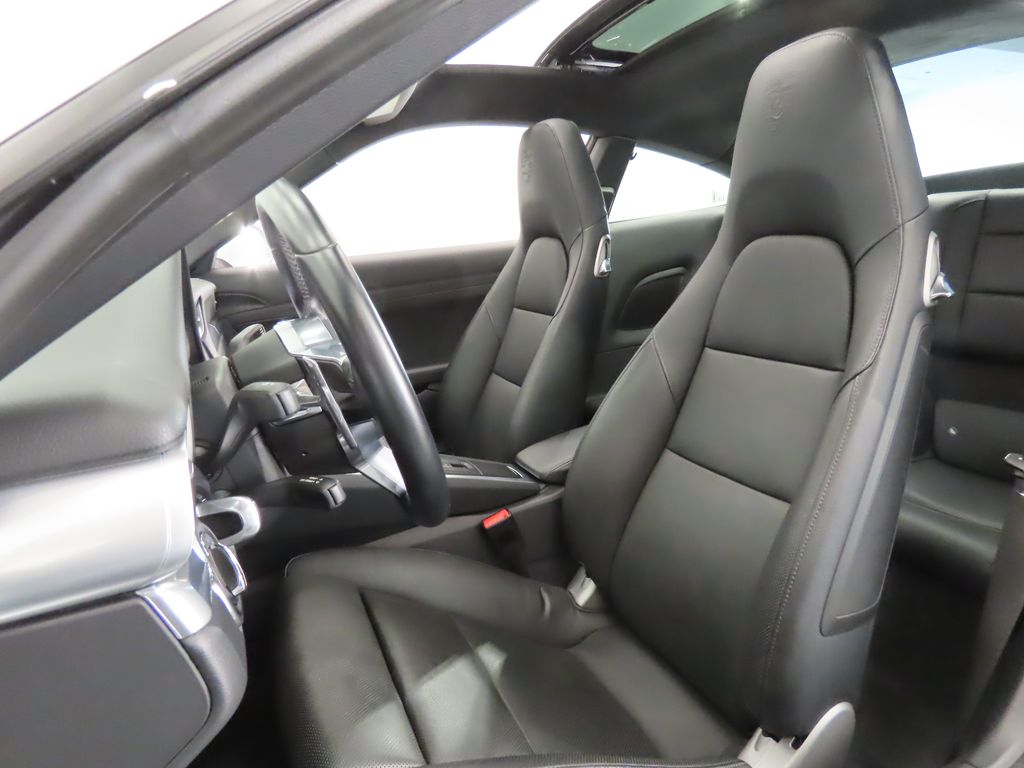 Thumbnail: 2017 Porsche 911 - 5