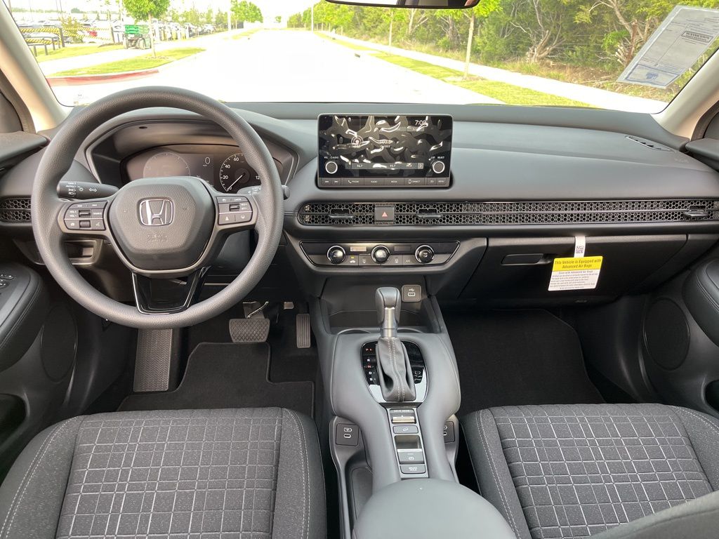 2025 Honda HR-V LX 8