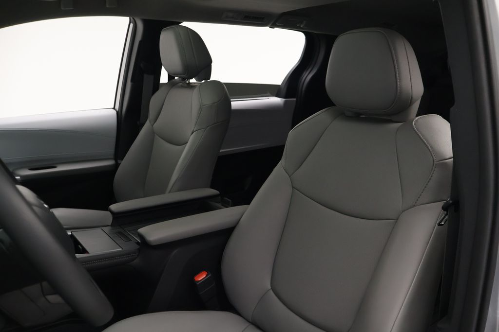 Thumbnail: 2025 Toyota Sienna - 13