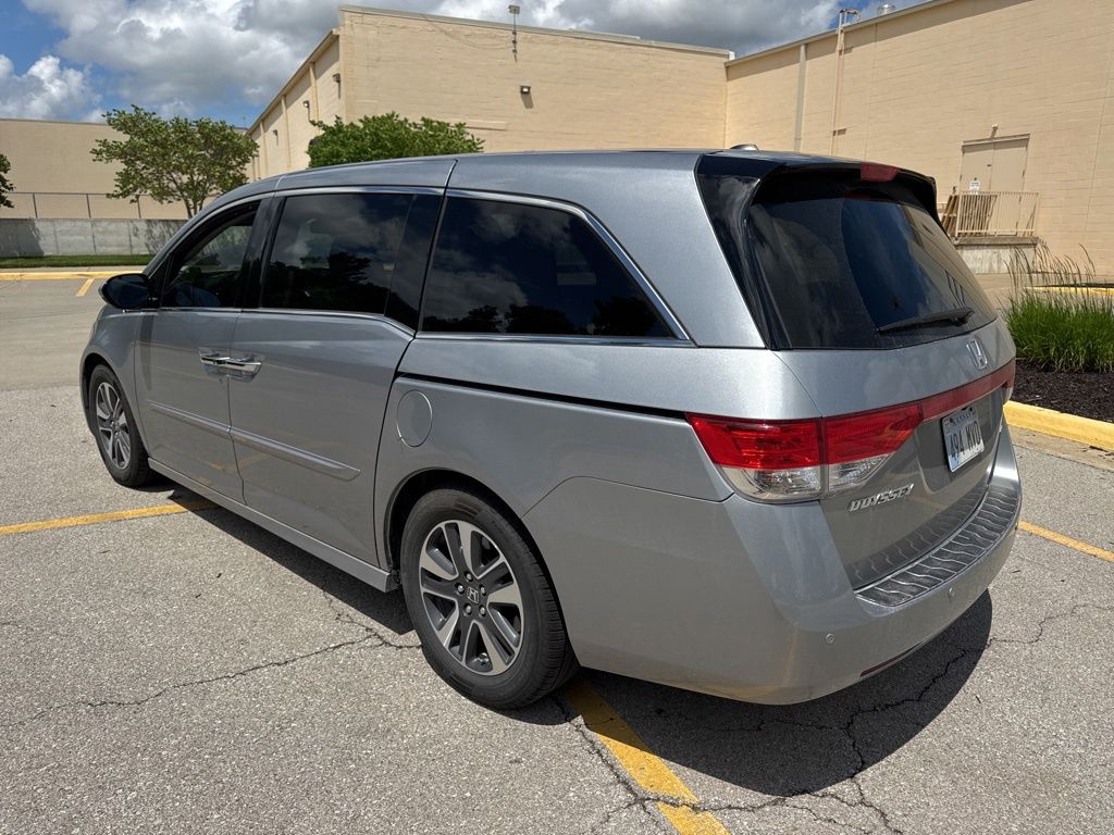 Used 2016 Honda Odyssey Touring Elite with VIN 5FNRL5H90GB073251 for sale in Kansas City