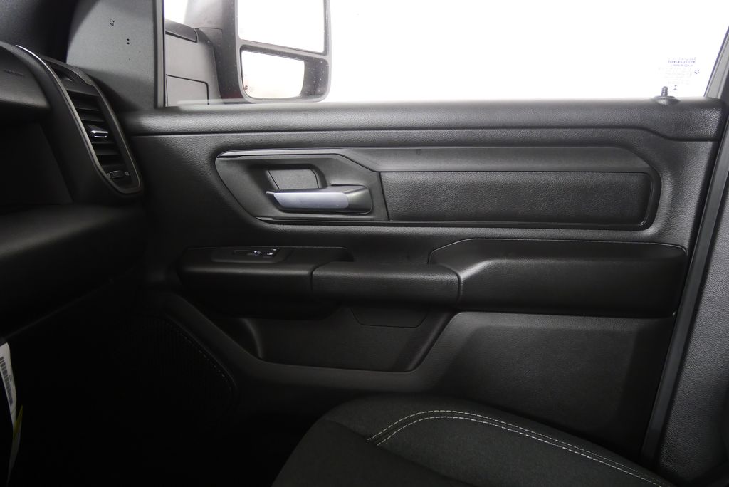 Thumbnail: 2025 RAM 1500 - 30