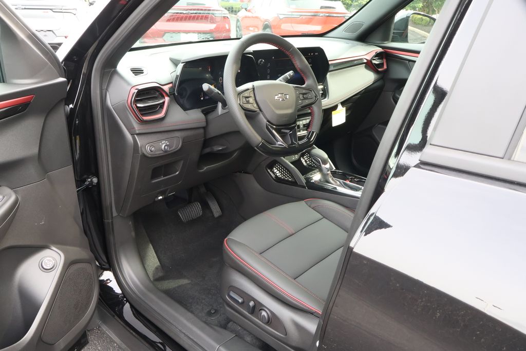 Thumbnail: 2026 Chevrolet TrailBlazer - 13