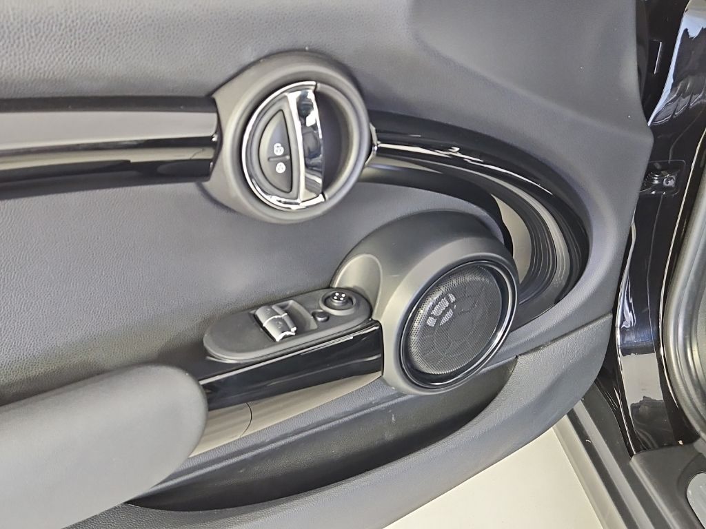 Thumbnail: 2020 MINI Cooper - 12