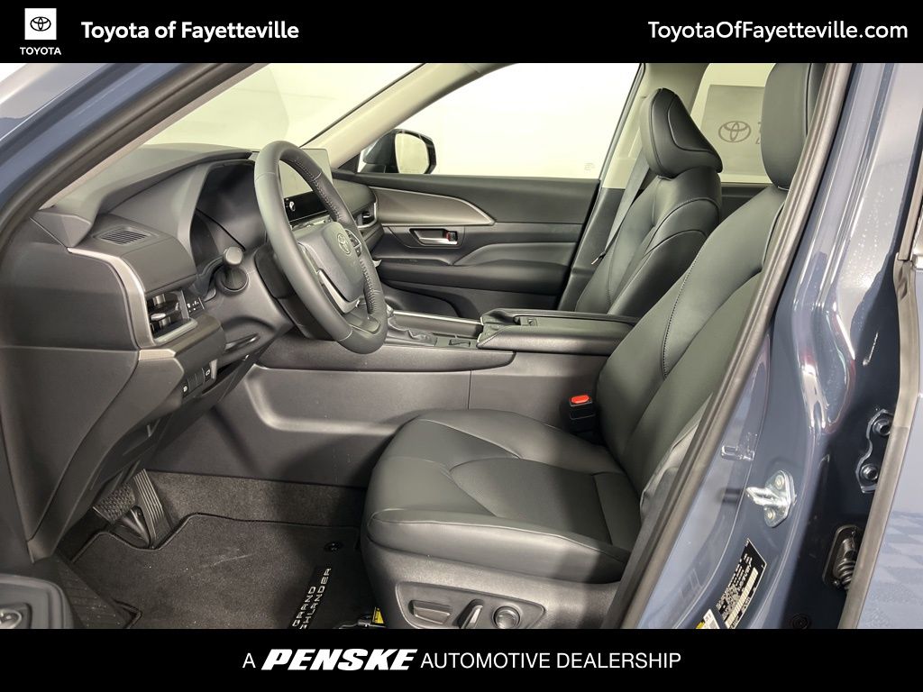 Thumbnail: 2026 Toyota Grand Highlander - 25