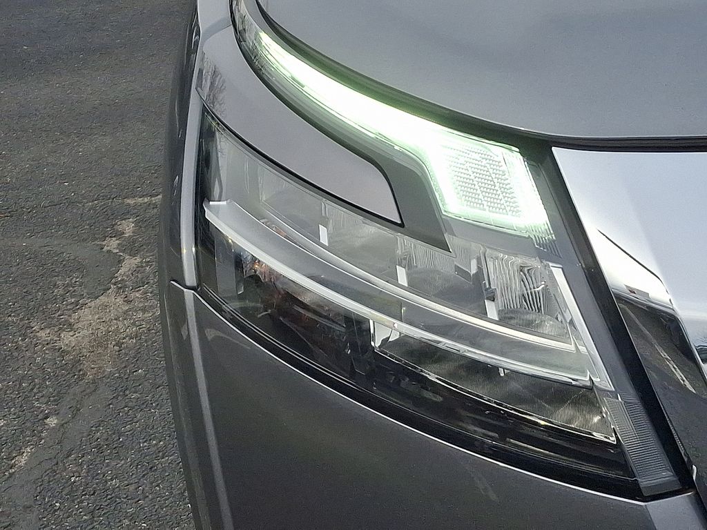 Thumbnail: 2023 Nissan Pathfinder - 9