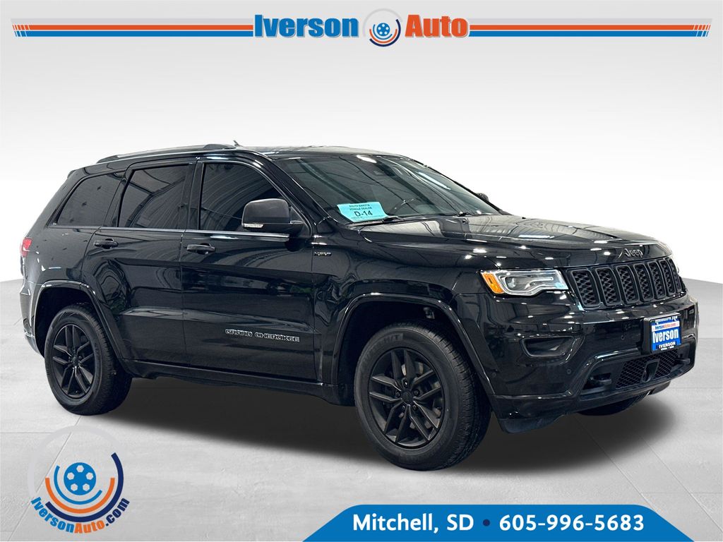 Diamond Black Crystal Pearlcoat 2020 Jeep Grand Cherokee SUV / Crossover Four-Wheel Drive 8-Speed Automatic