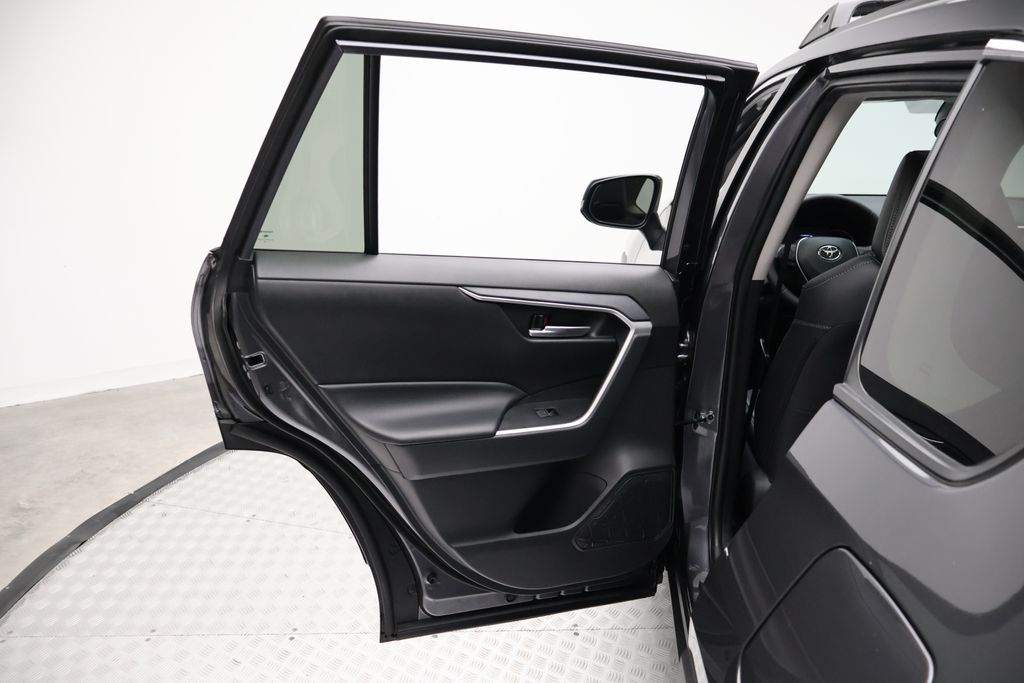 Thumbnail: 2025 Toyota RAV4 - 21