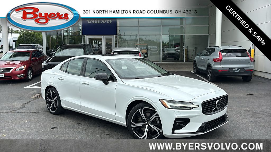 2023 Volvo S60 B5 Core Dark Theme FWD
