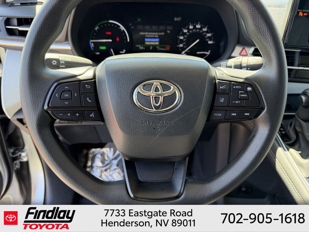 Used 2025 Toyota Sienna Van