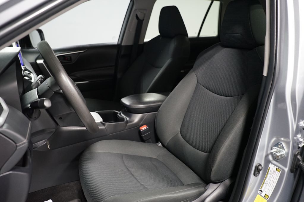 Thumbnail: 2024 Toyota RAV4 - 25