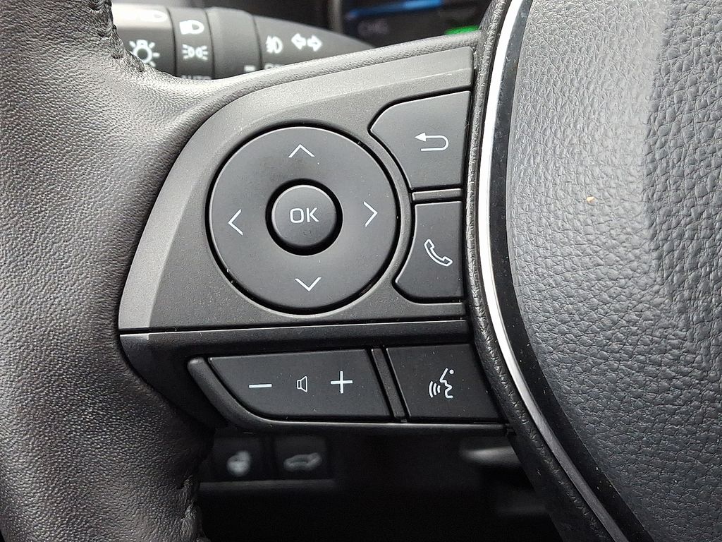 Thumbnail: 2022 Toyota RAV4 - 22