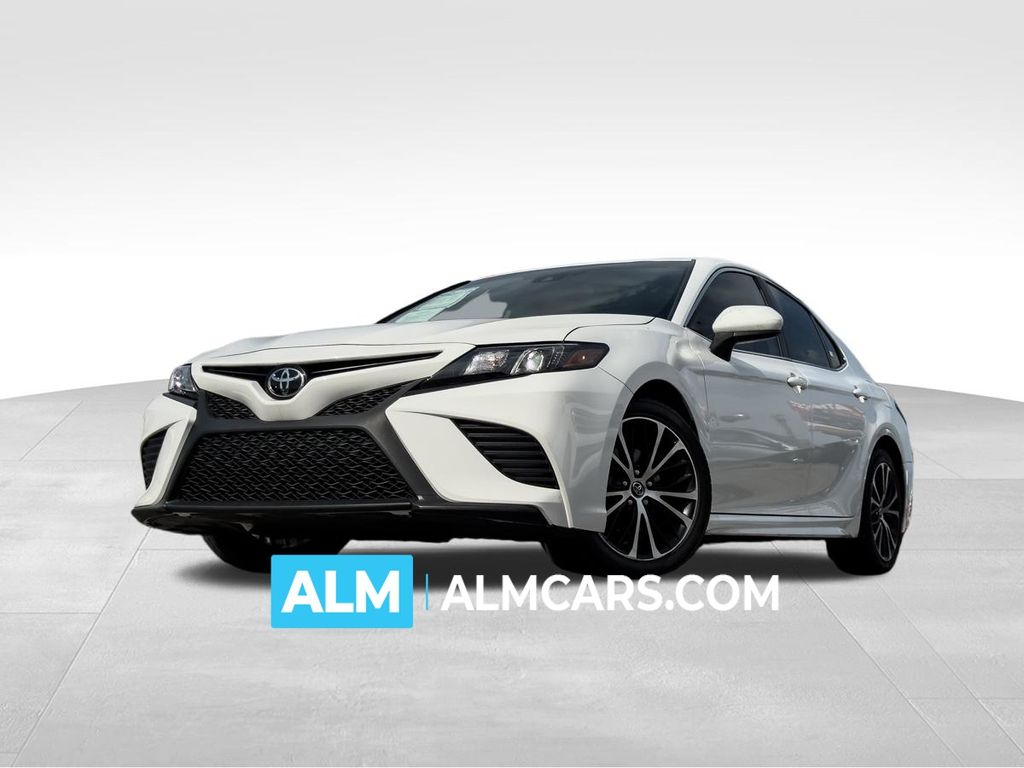 2020 Toyota Camry SE
