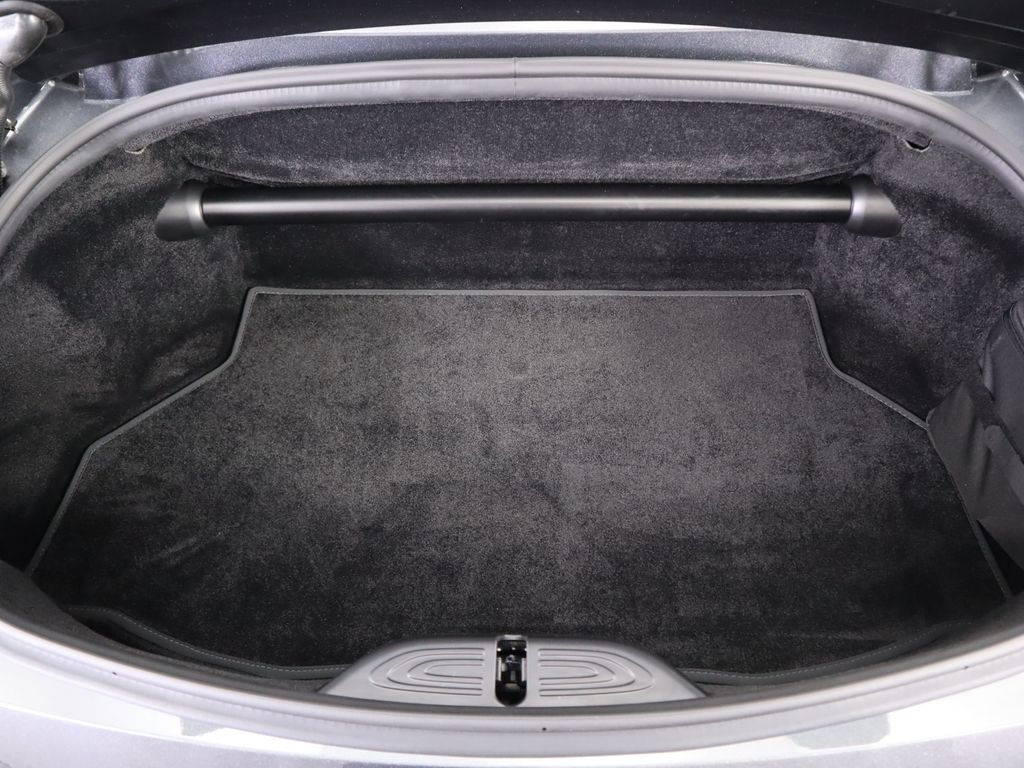 Thumbnail: 2026 Aston Martin Vantage - 32