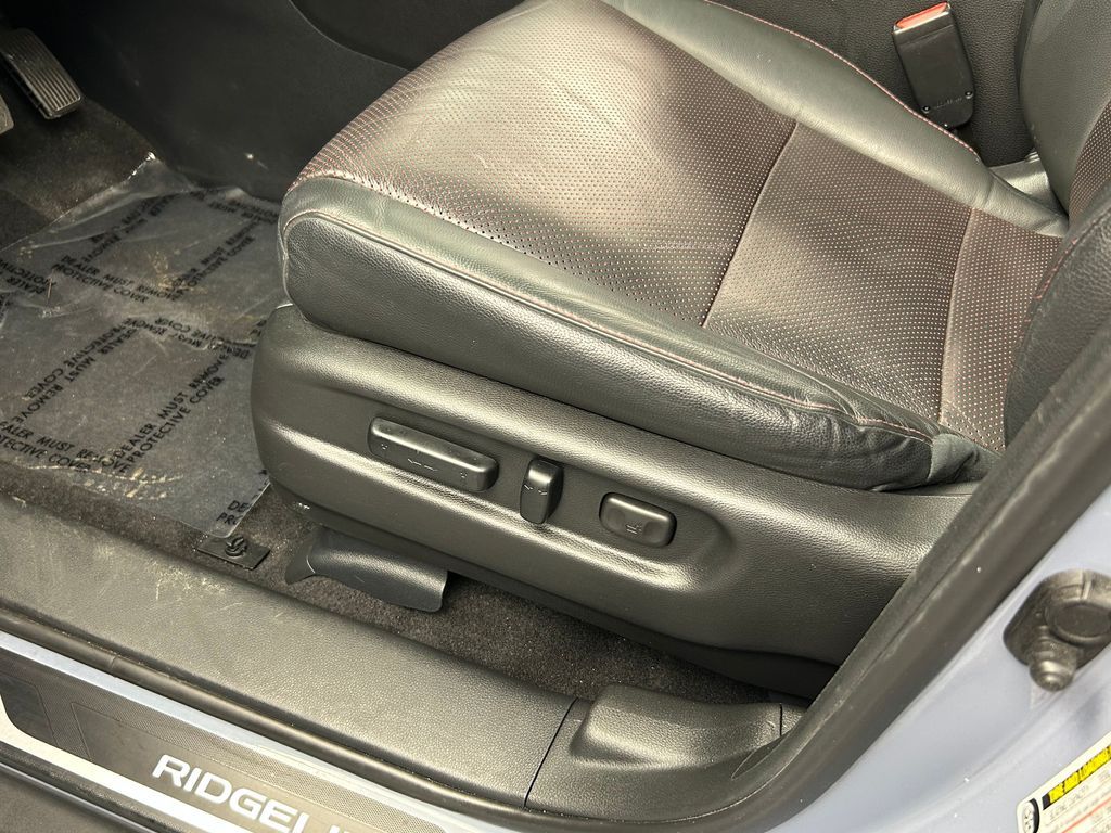 Used 2024 Gray Pearl Honda Black Edition image 14