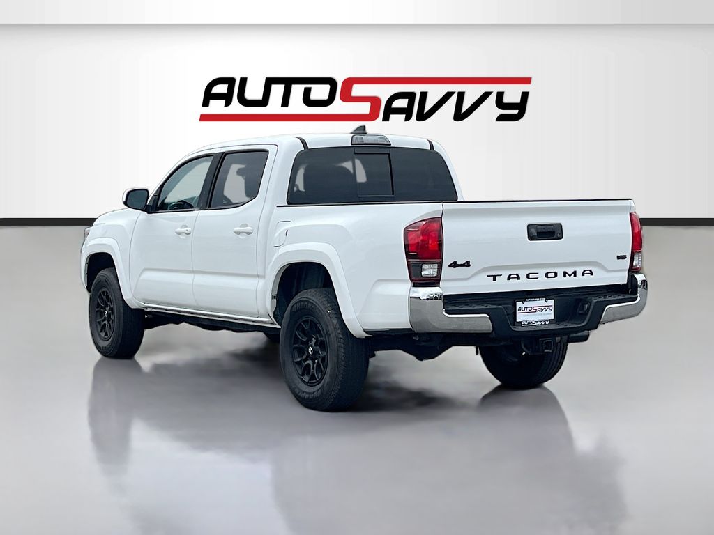 Used 2019 White Toyota SR5 image 5