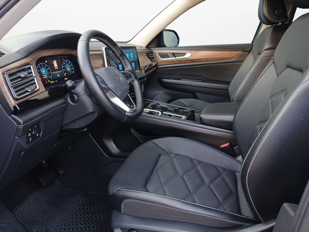 Used Car 2024 Volkswagen Atlas  2.0t Se W/technology For Sale Under $30,000 In Austin, Texas