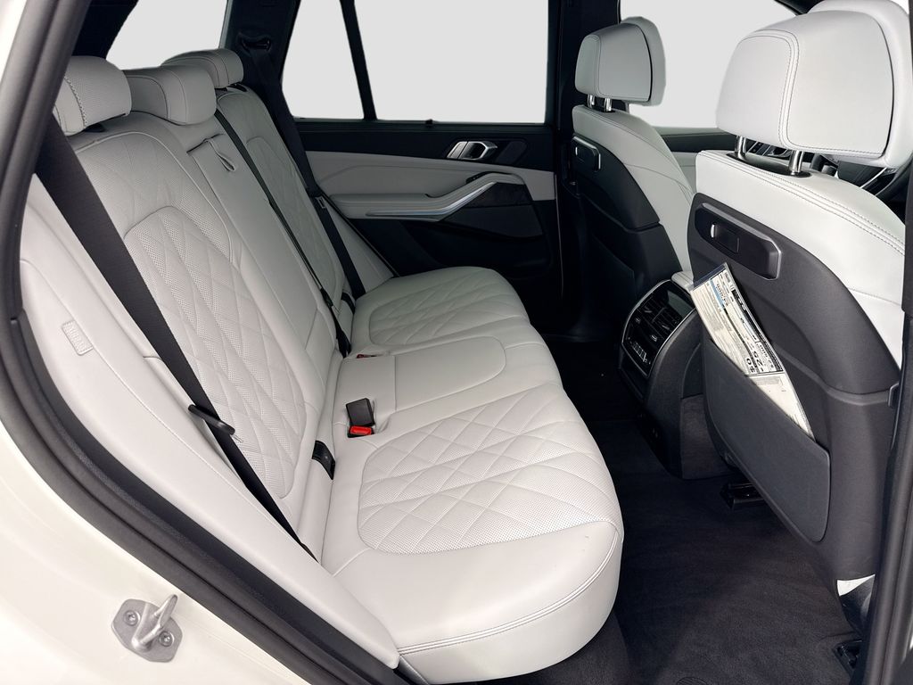 Thumbnail: 2026 BMW X5 - 21