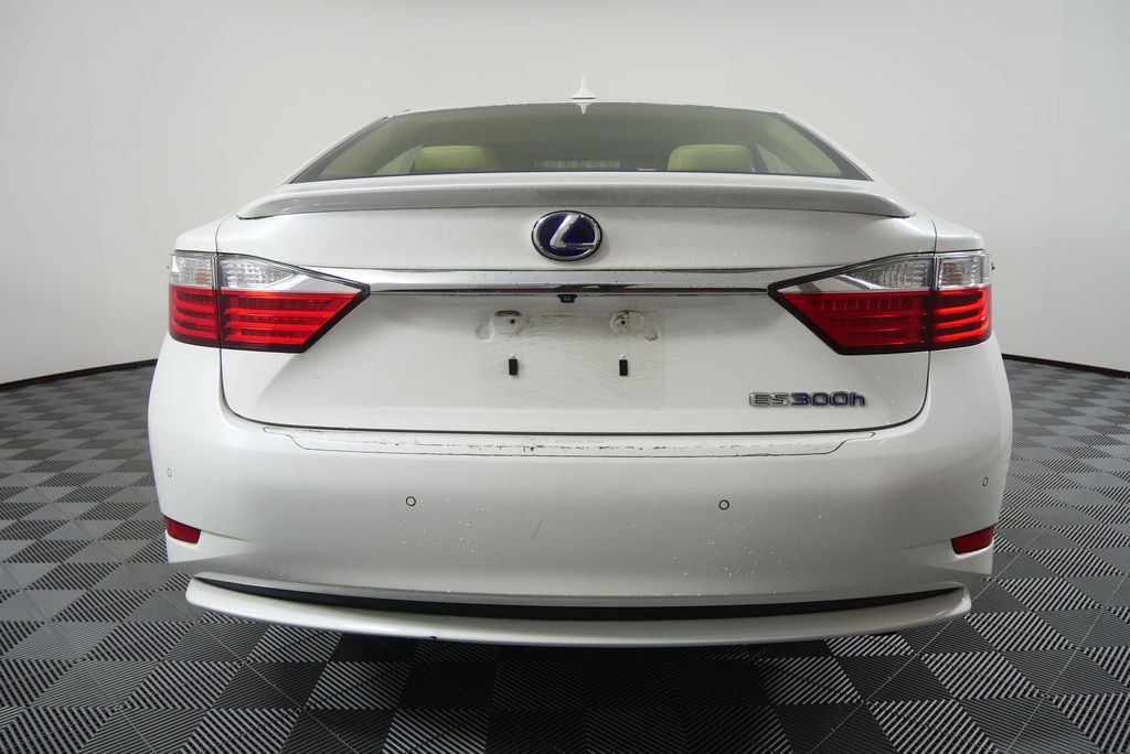 Thumbnail: 2013 Lexus ES - 4
