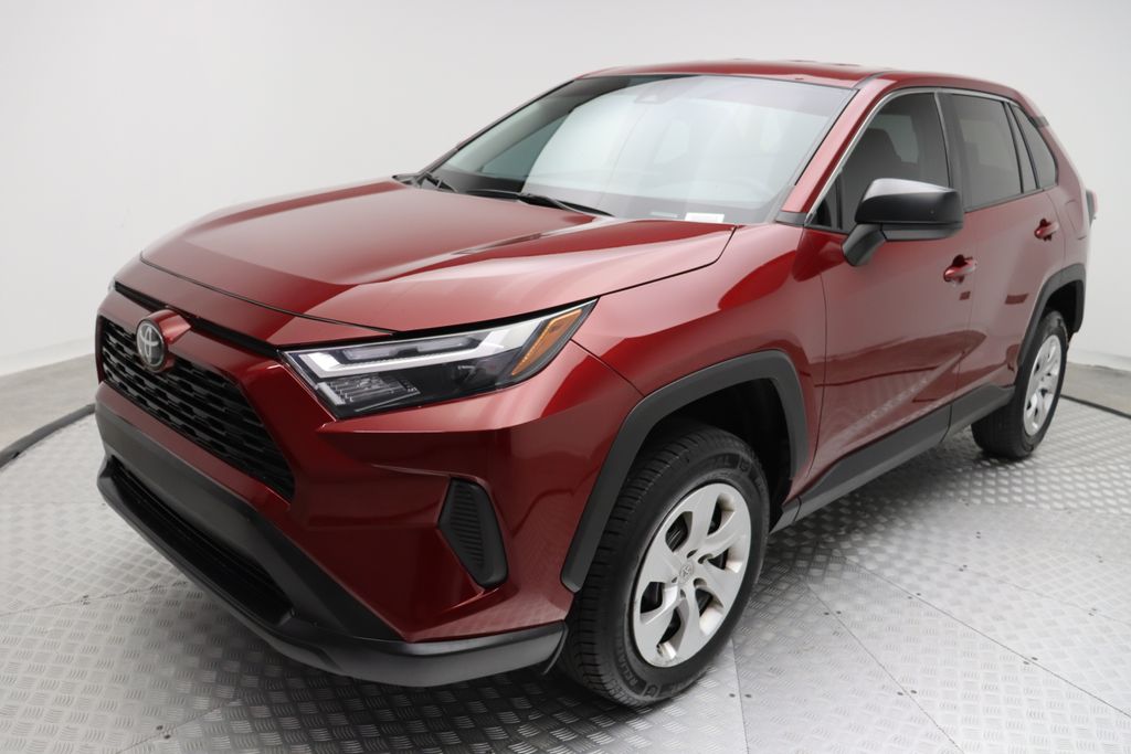 2023 Toyota RAV4 LE 2