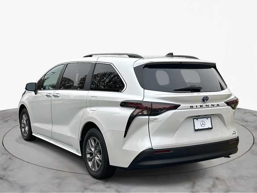 Thumbnail: 2024 Toyota Sienna - 11