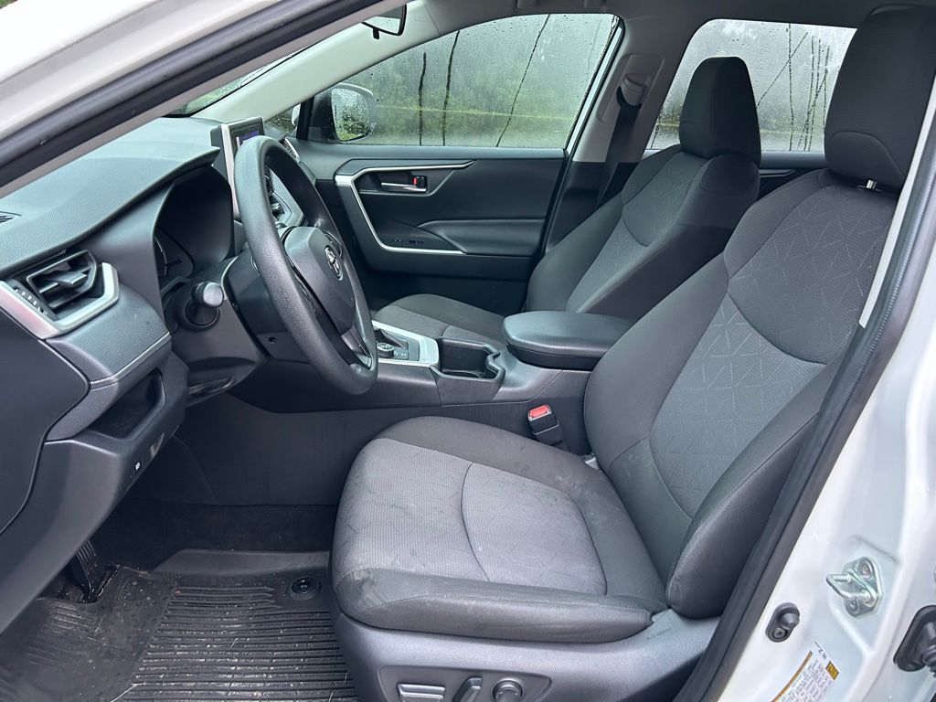 Thumbnail: 2025 Toyota RAV4 - 14