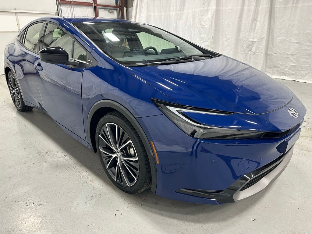 2025 Toyota Prius XLE FWD