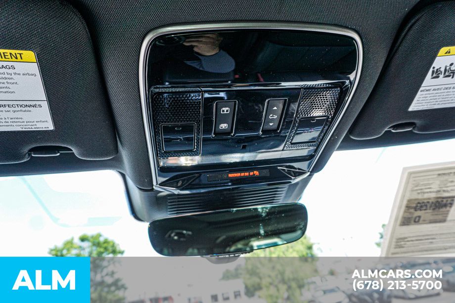Used 2023 Black Land Rover SE image 33