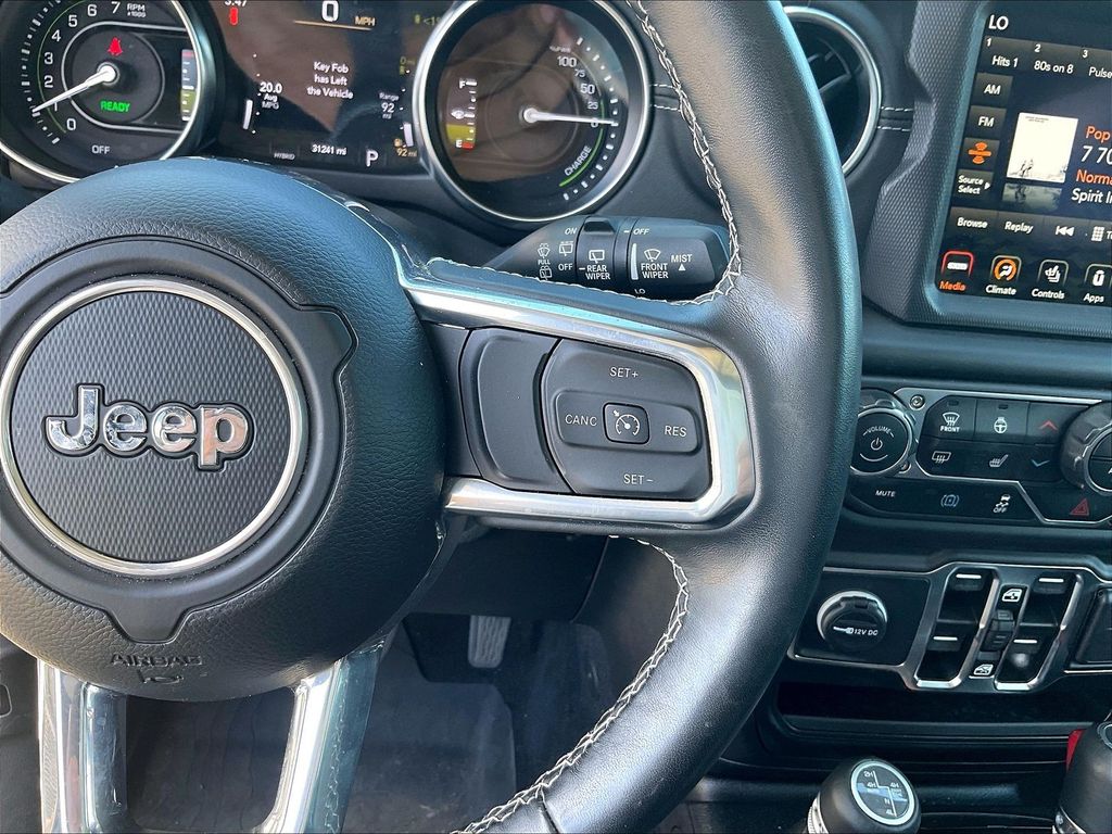 2023 Jeep Wrangler — photo 23