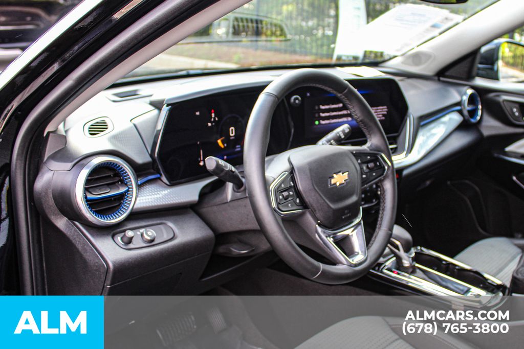Used 2025 Black Chevrolet LT image 33