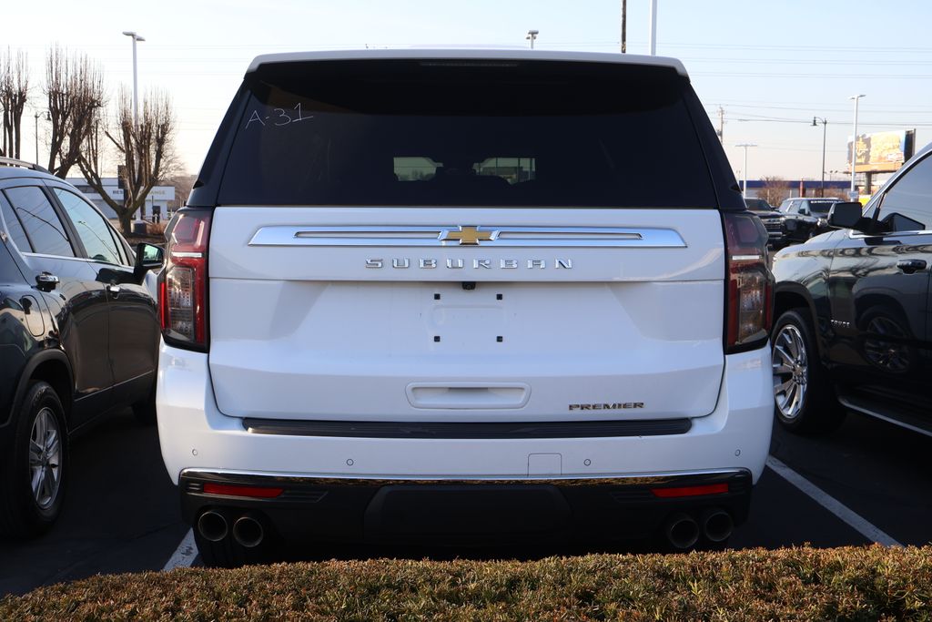 2023 Chevrolet Suburban Premier 8