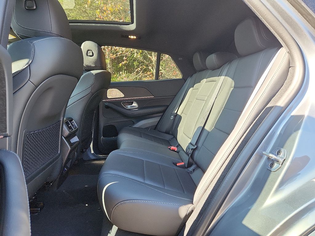 Thumbnail: 2026 Mercedes-Benz GLE - 6