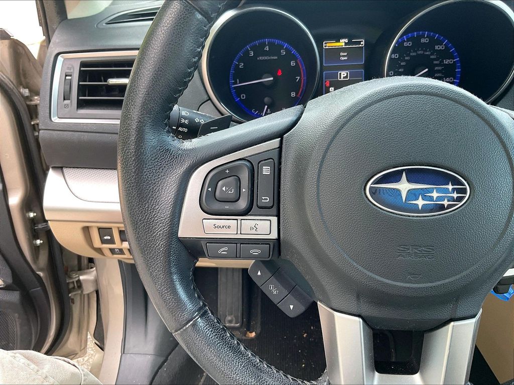 2016 Subaru Legacy — photo 16