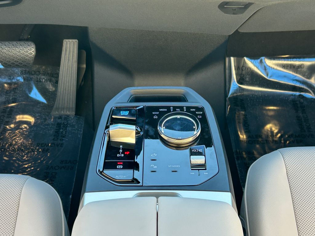 Thumbnail: 2026 BMW iX - 27