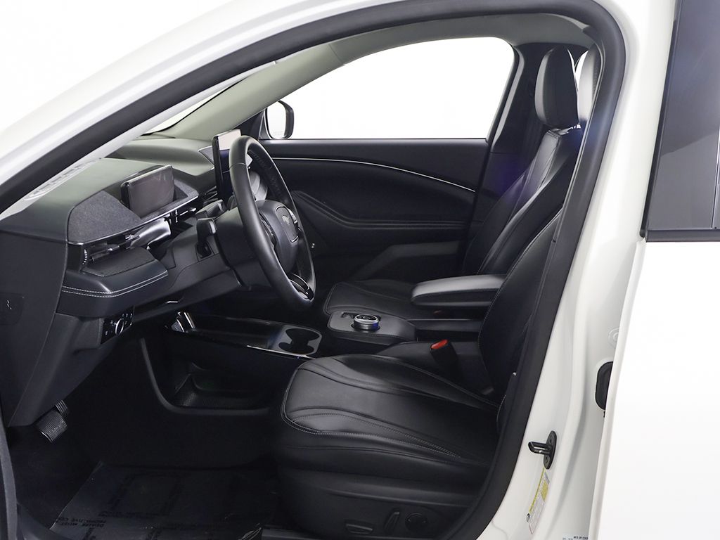 Used 2023 White Ford Premium image 28