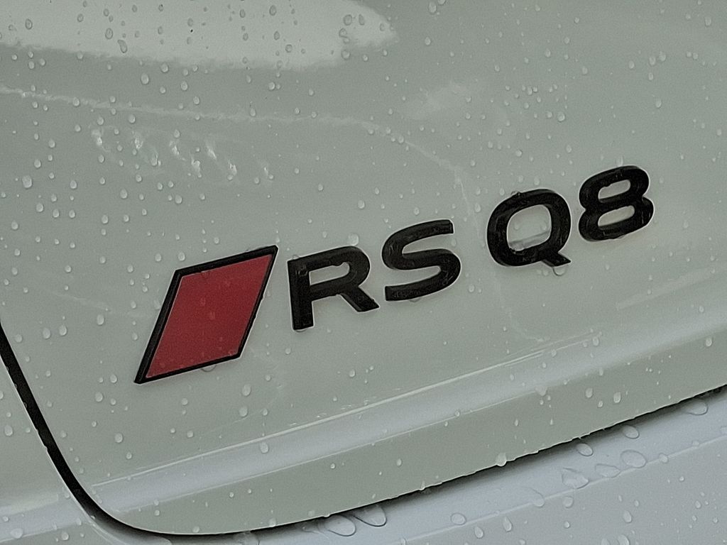 Thumbnail: 2026 Audi RS Q8 - 22