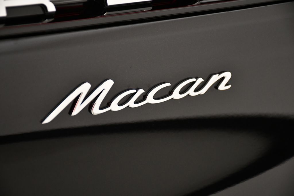 Thumbnail: 2025 Porsche Macan - 11