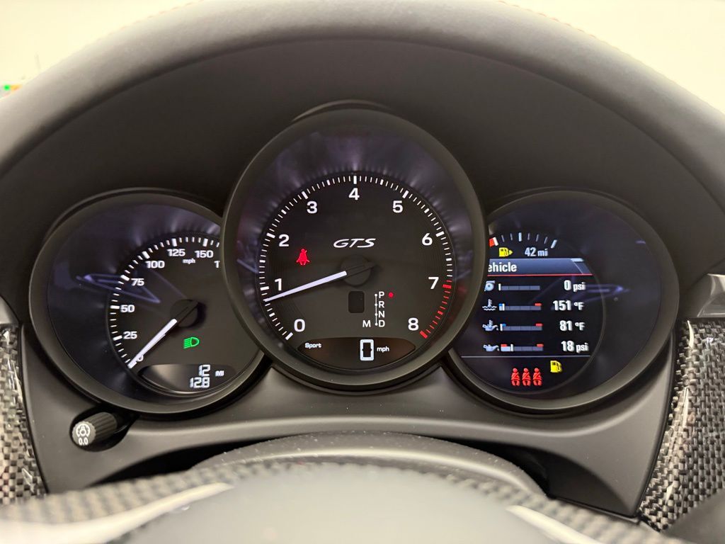 Thumbnail: 2026 Porsche Macan - 11