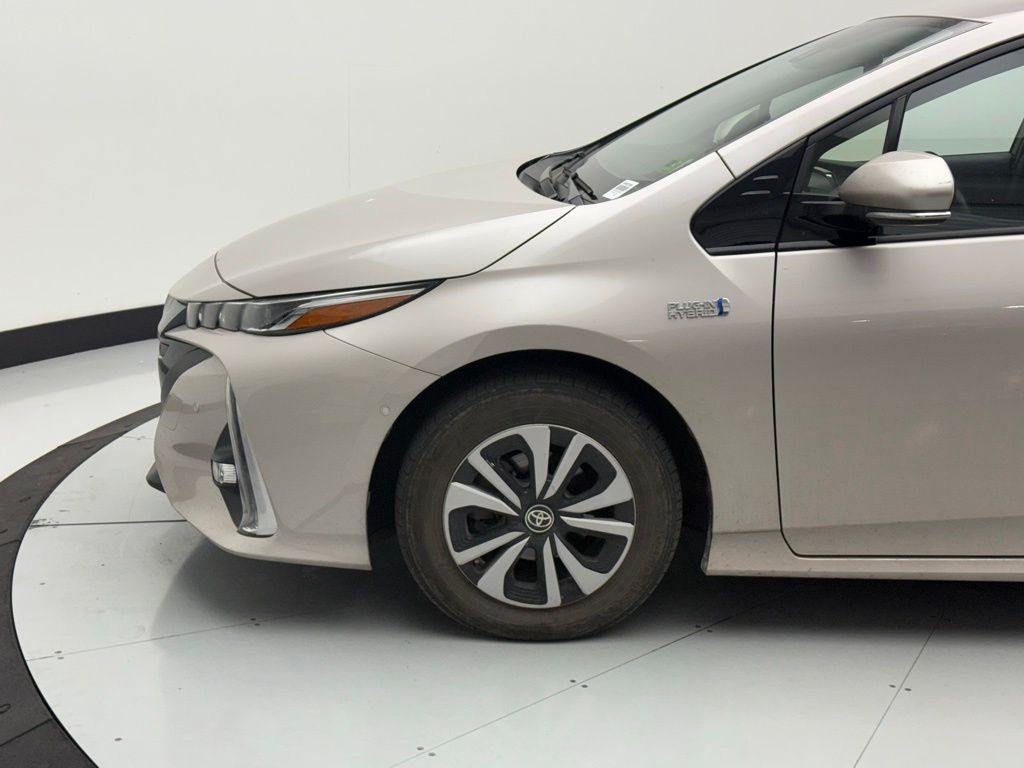 2017 Toyota Prius Prime Advanced 21