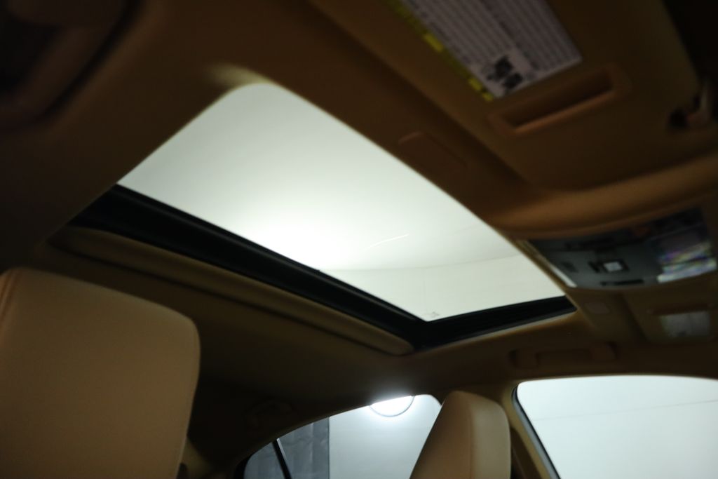 2024 Lexus ES Hybrid 300h 18